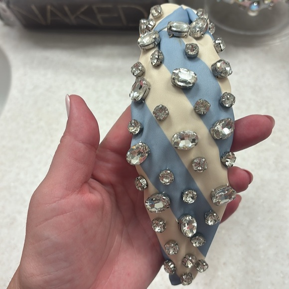 Lele Sadoughi x Stoney Clover Hydrangea Headband - Picture 3 of 7